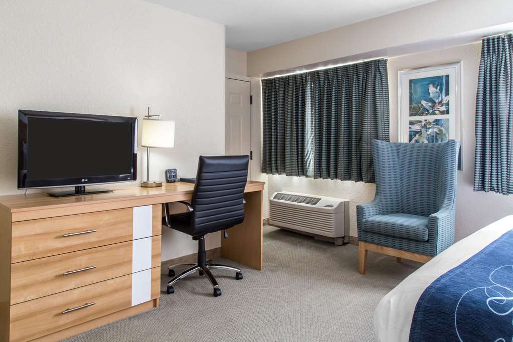 Comfort Suites Seven Mile Beach George Town Oda fotoğraf